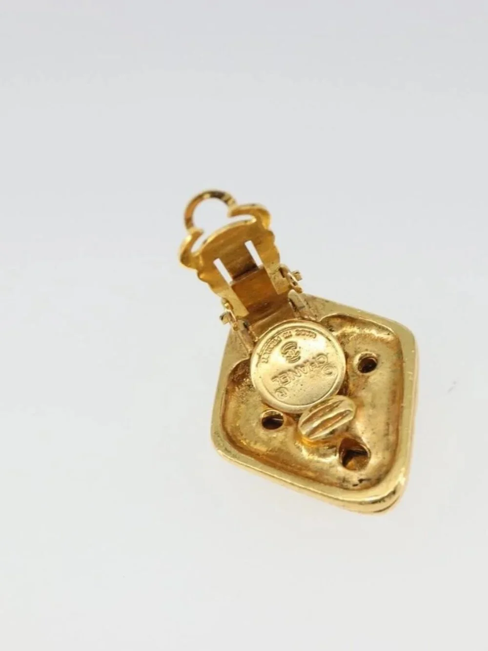 CHANEL Earring Metal Gold Tone CC Auth bs35890